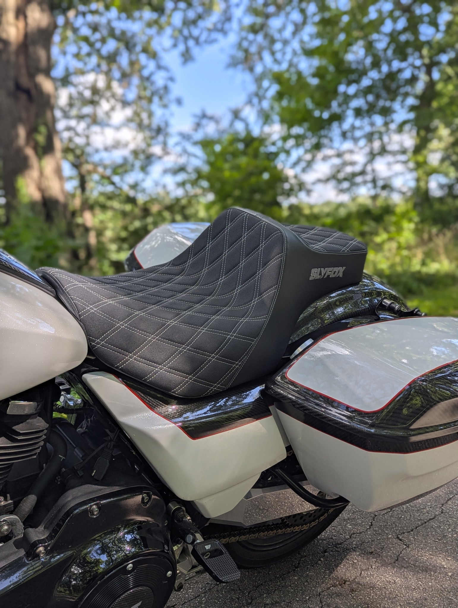 SLYFOX HighNoon Diamond Stitch Seat (Grey Logo) Touring 23.5+