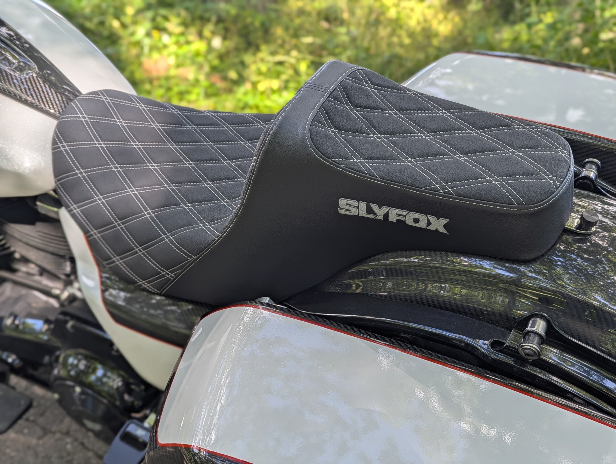 SLYFOX HighNoon Diamond Stitch Seat (Grey Logo) Touring 23.5+