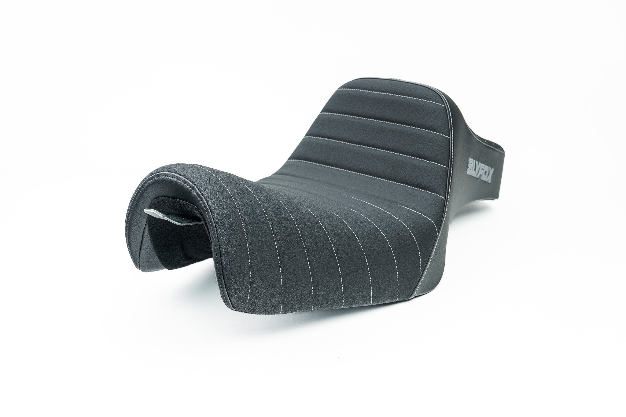 SLYFOX Highnoon Tuck N Roll Seat (Silver Logo) Sportster '04+