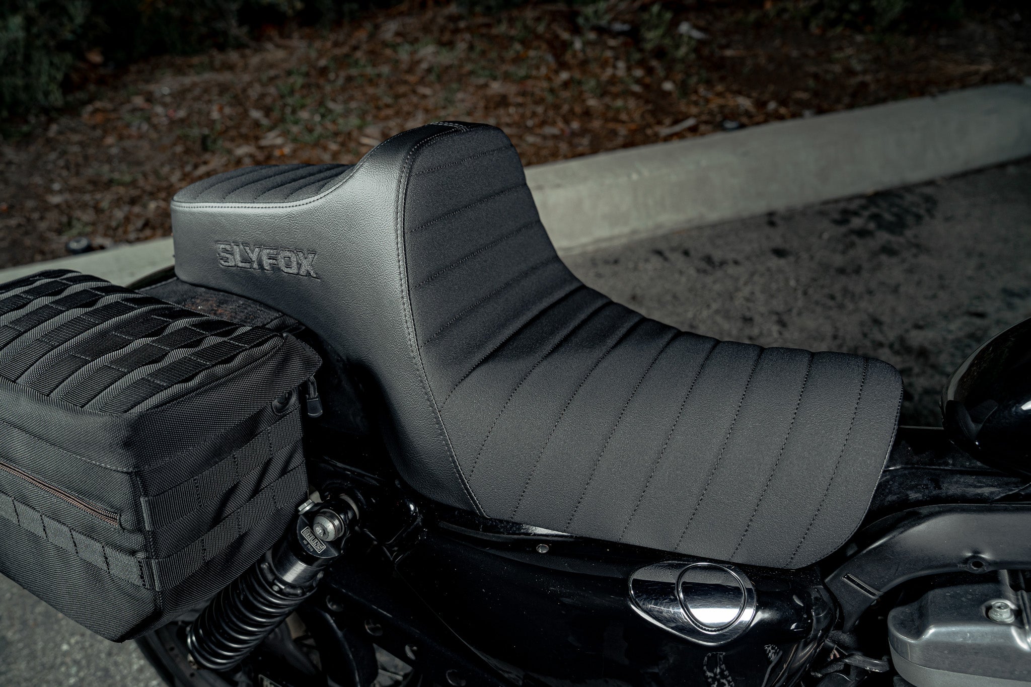 SLYFOX Highnoon Tuck N Roll Seat (Black Logo) Sportster '04+