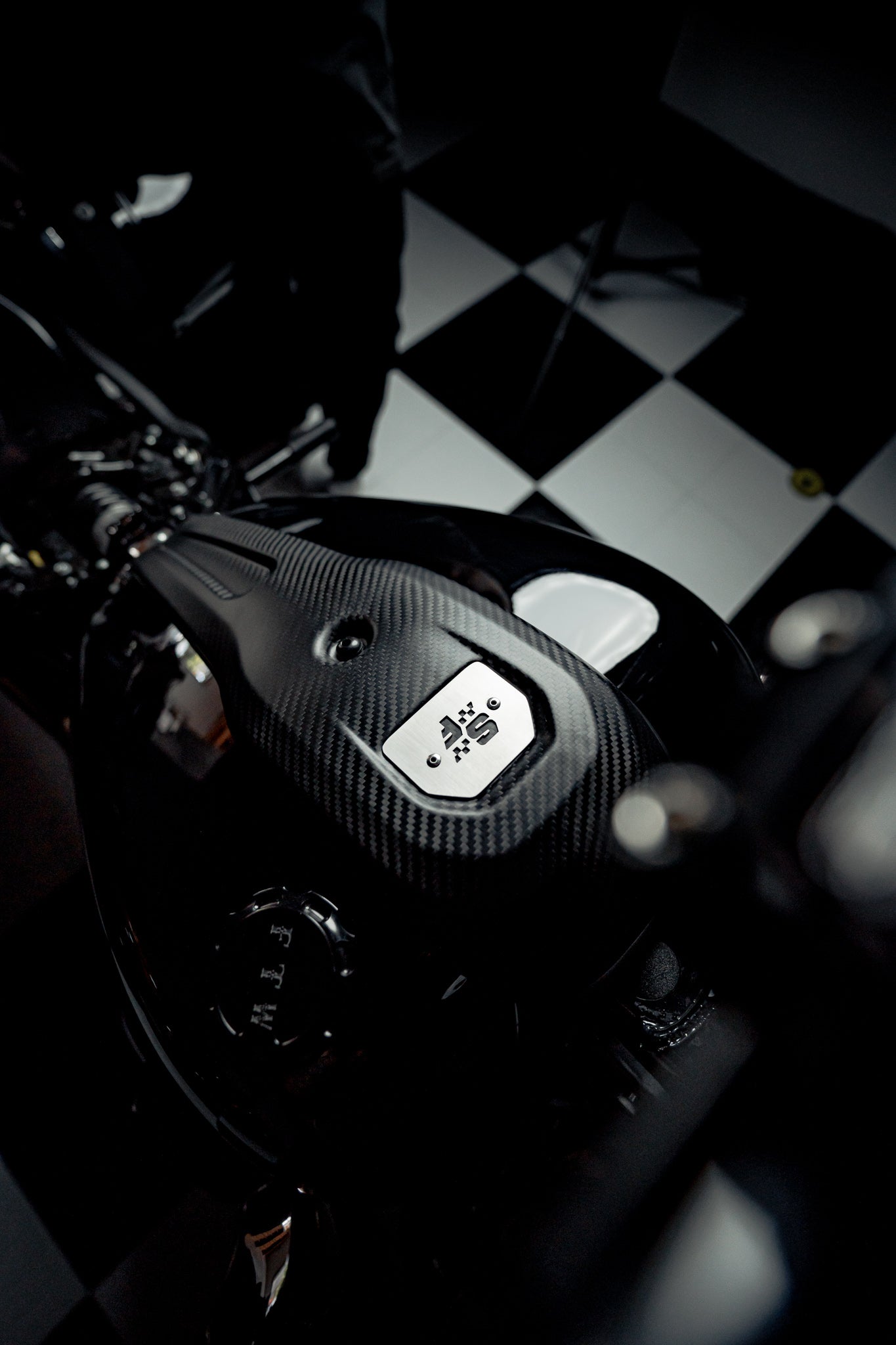 SLYFOX Carbon Dash (Gloss) Softail