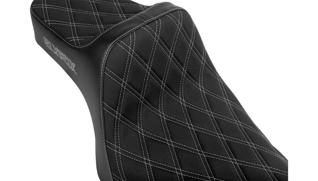 SLYFOX Highnoon Diamond Stitch Seat (Silver Logo) Sportster '04+