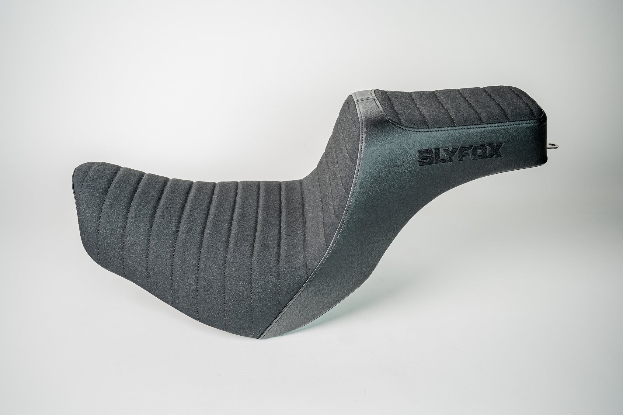 M8 Softail FXLRS/FXLRST - '18-'25 - Highnoon Seat - Black Logo