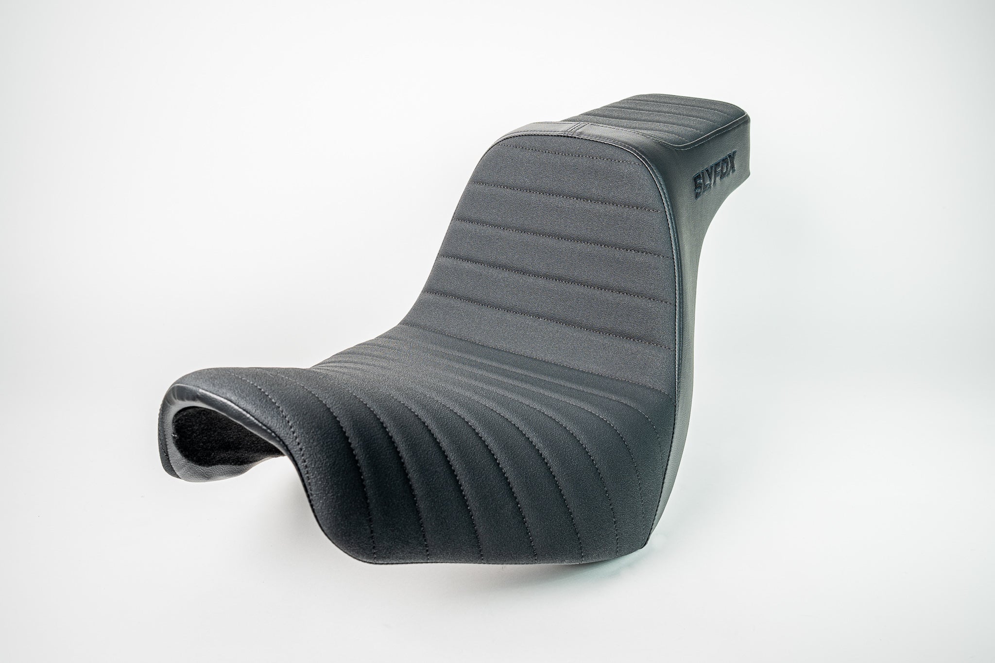 M8 Softail FXLRS/FXLRST - '18-'25 - Highnoon Seat - Black Logo