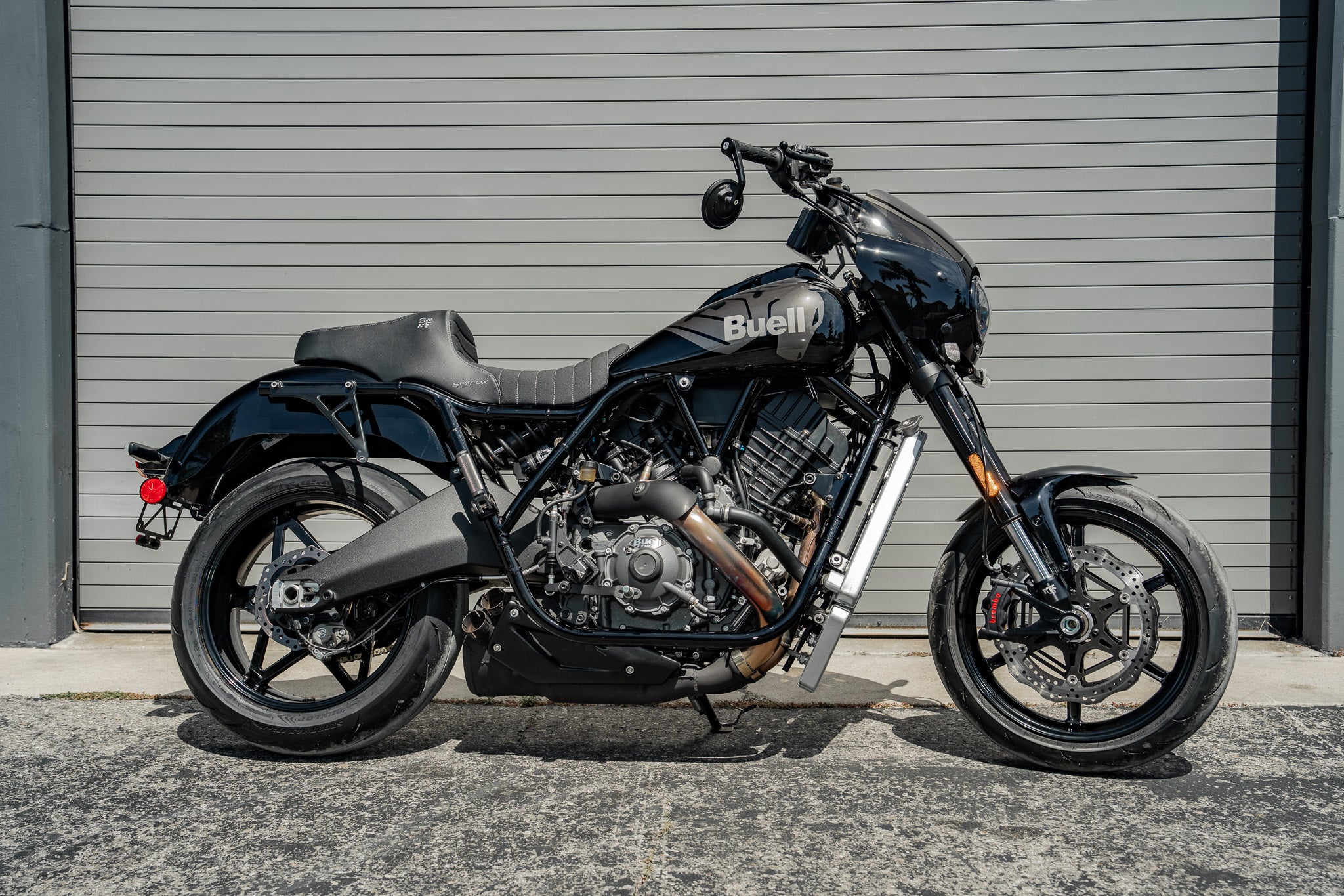 SLYFOX Highnoon Tuck N Roll Seat Buell Super Cruiser