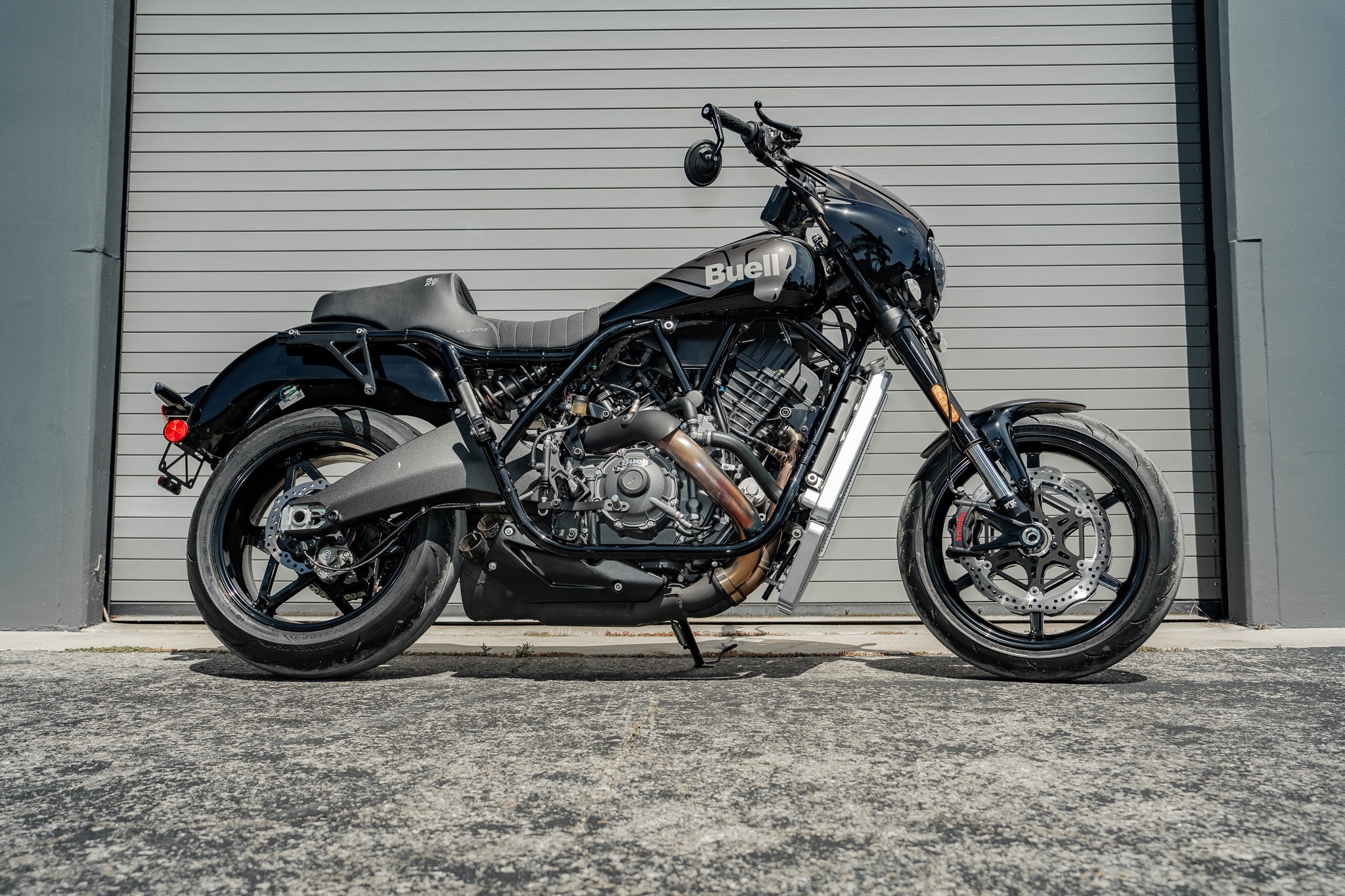 SLYFOX Highnoon Tuck N Roll Seat Buell Super Cruiser
