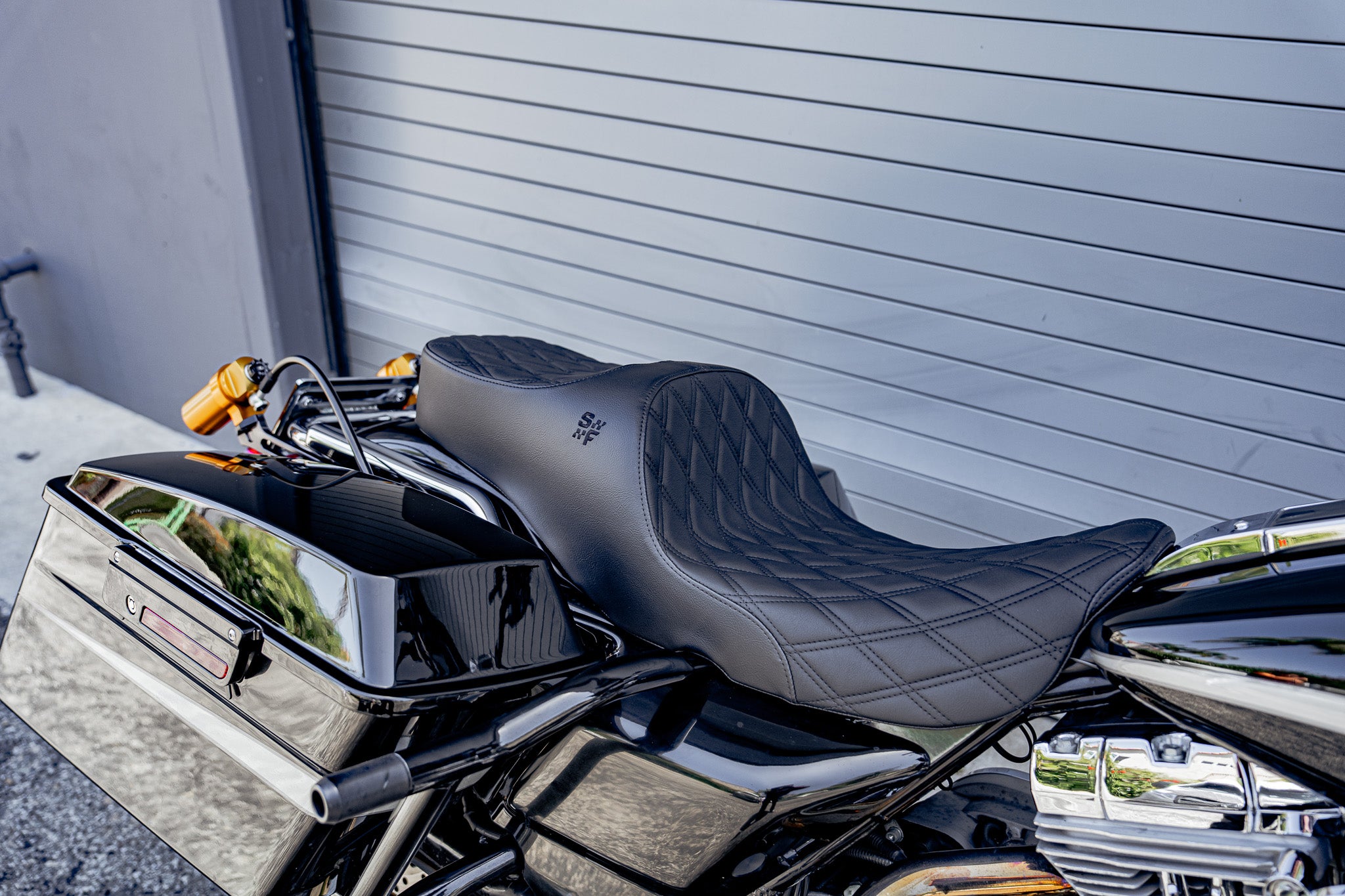 SLYFOX Chariot Diamond Stitch Seat (Black Logo) Touring '97 - '07