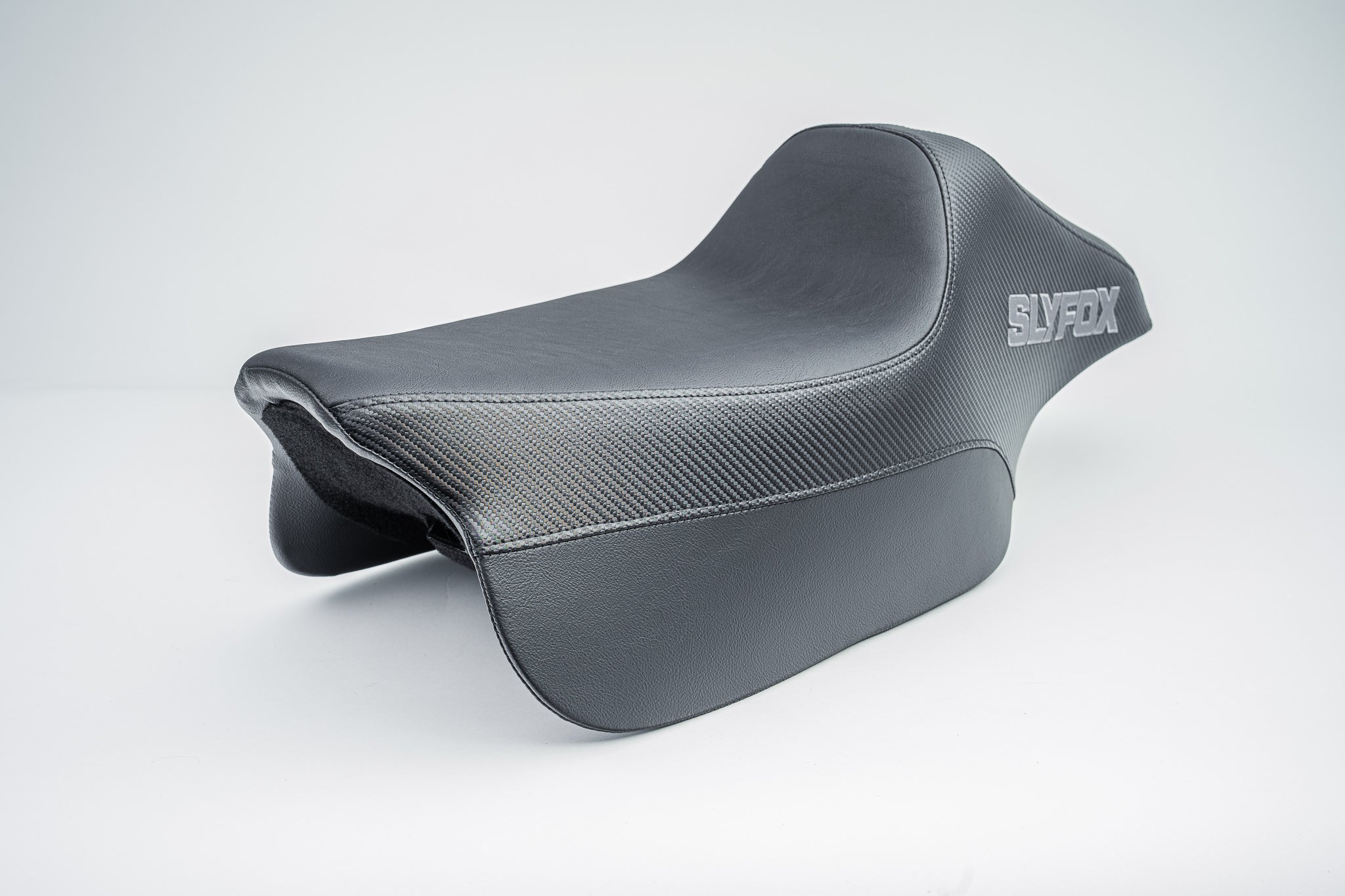 Race Seat Low (Silver Logo) Touring '08-'23