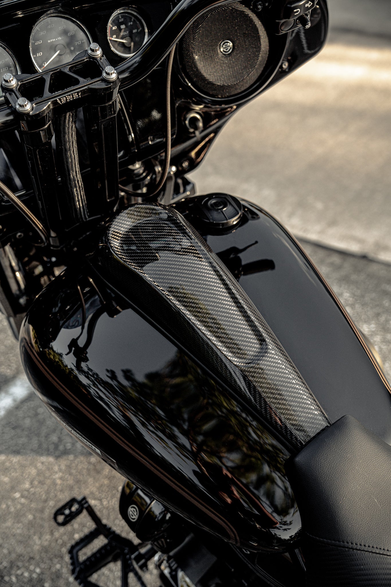 Carbon Dash with Side Fill (Gloss) Touring 22 - 23