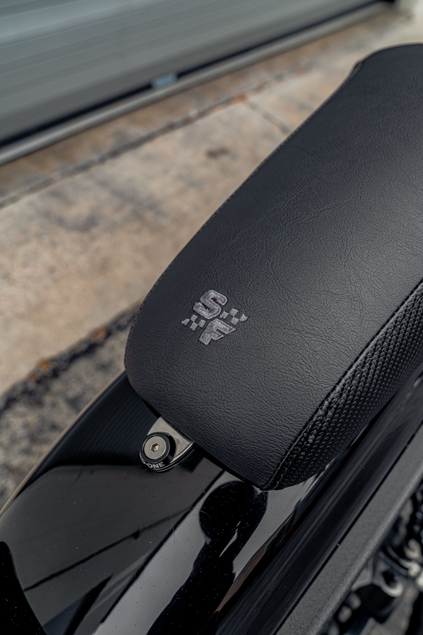 Drifter Seat (Grey Logo) Dyna 06 - 17