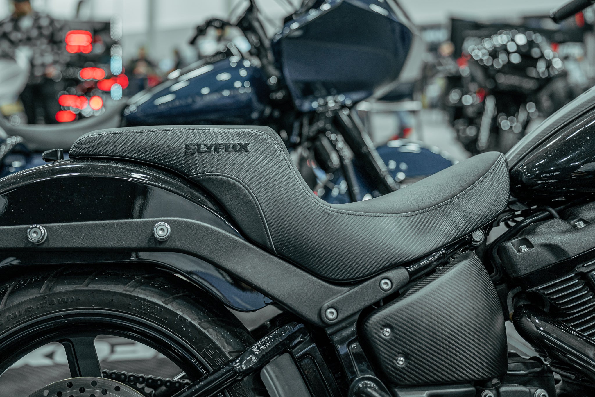 SLYFOX Softail  Lowrider '18 - '25 Drifter Seat - Black Logo