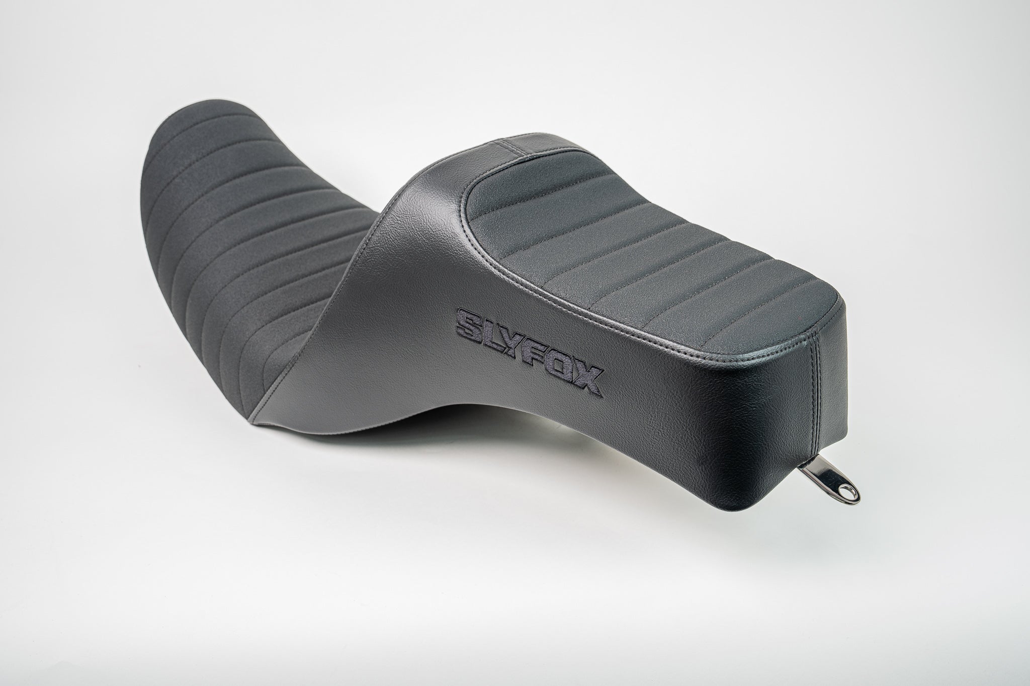Dyna - '96-'03 - Highnoon Seat - Black Logo