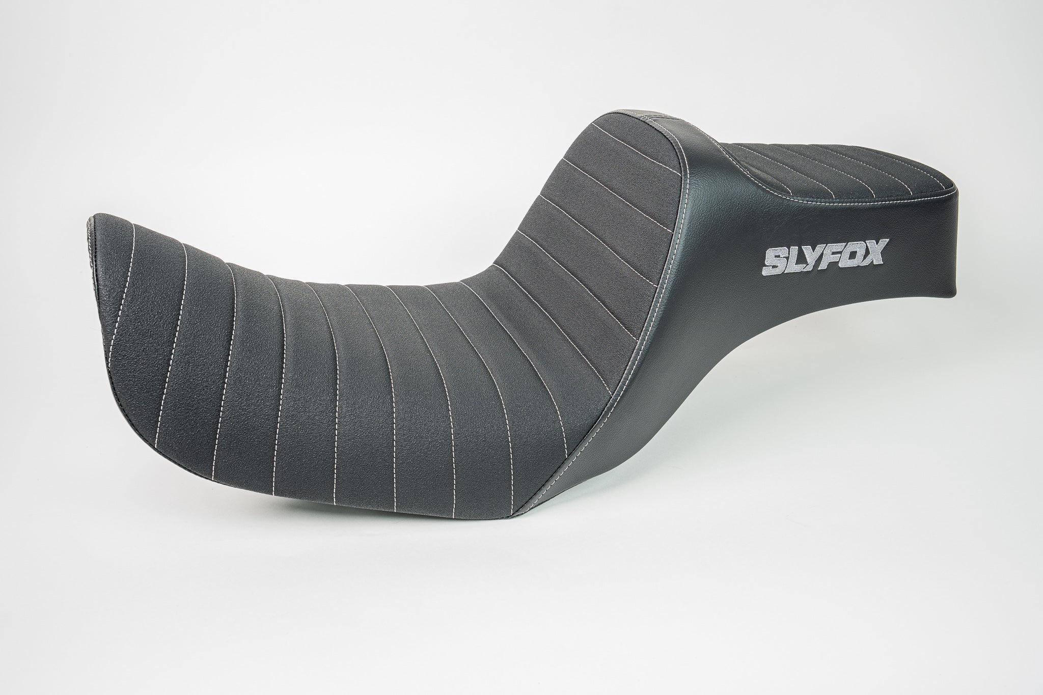 Dyna - '96-'03 - Highnoon Seat - Gray Logo
