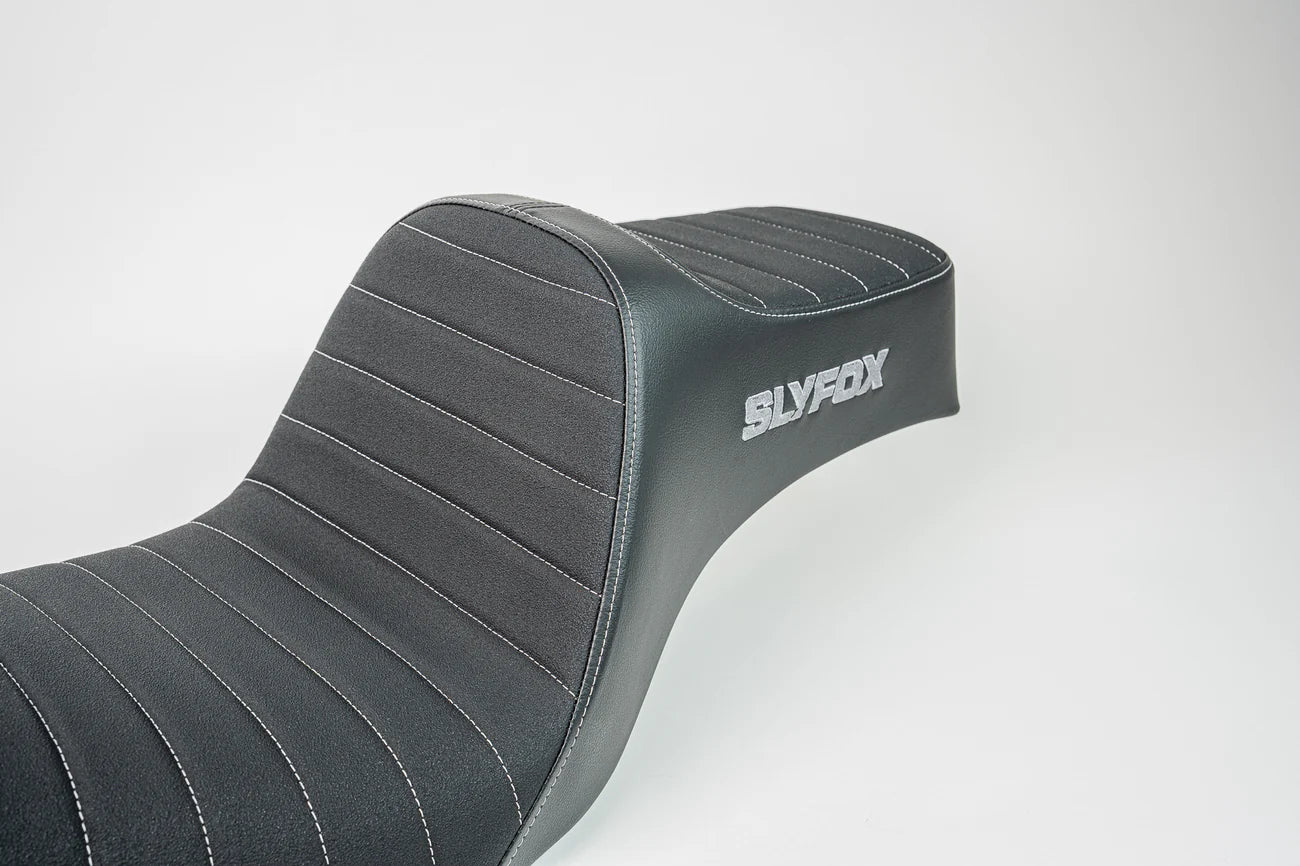 SLYFOX HighNoon Tuck N Roll Seat (Grey Logo) Dyna 04 - 05