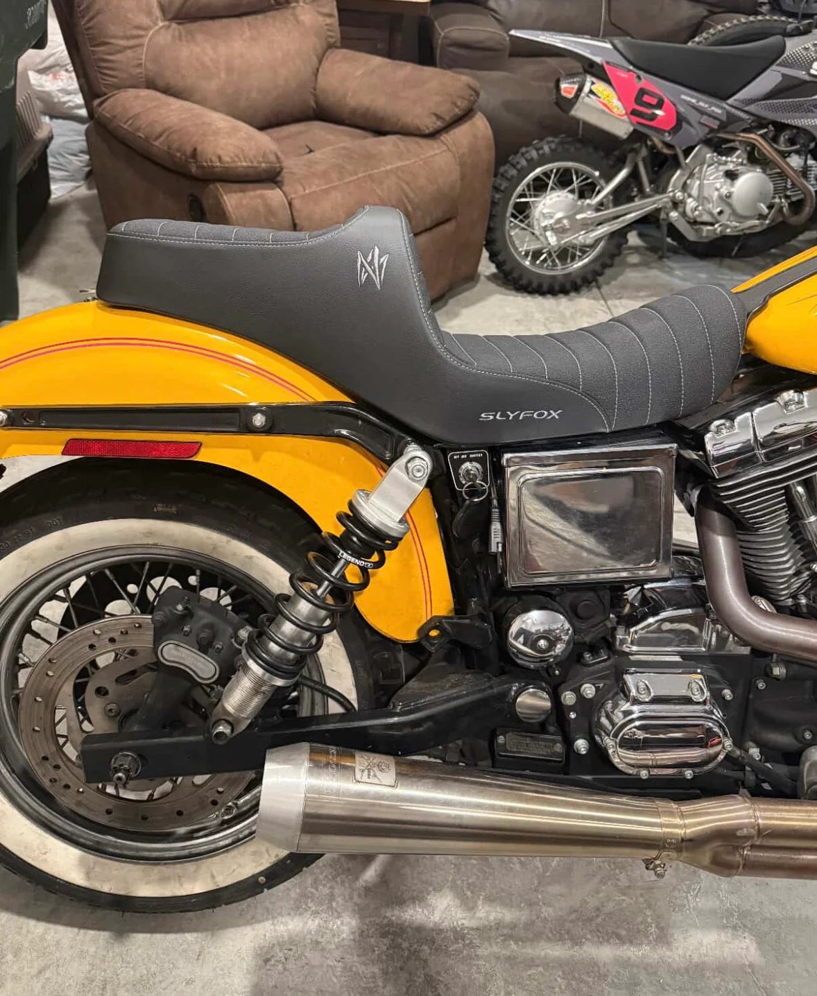 Never Surrender 96 - 03 Dyna Grey Stitch